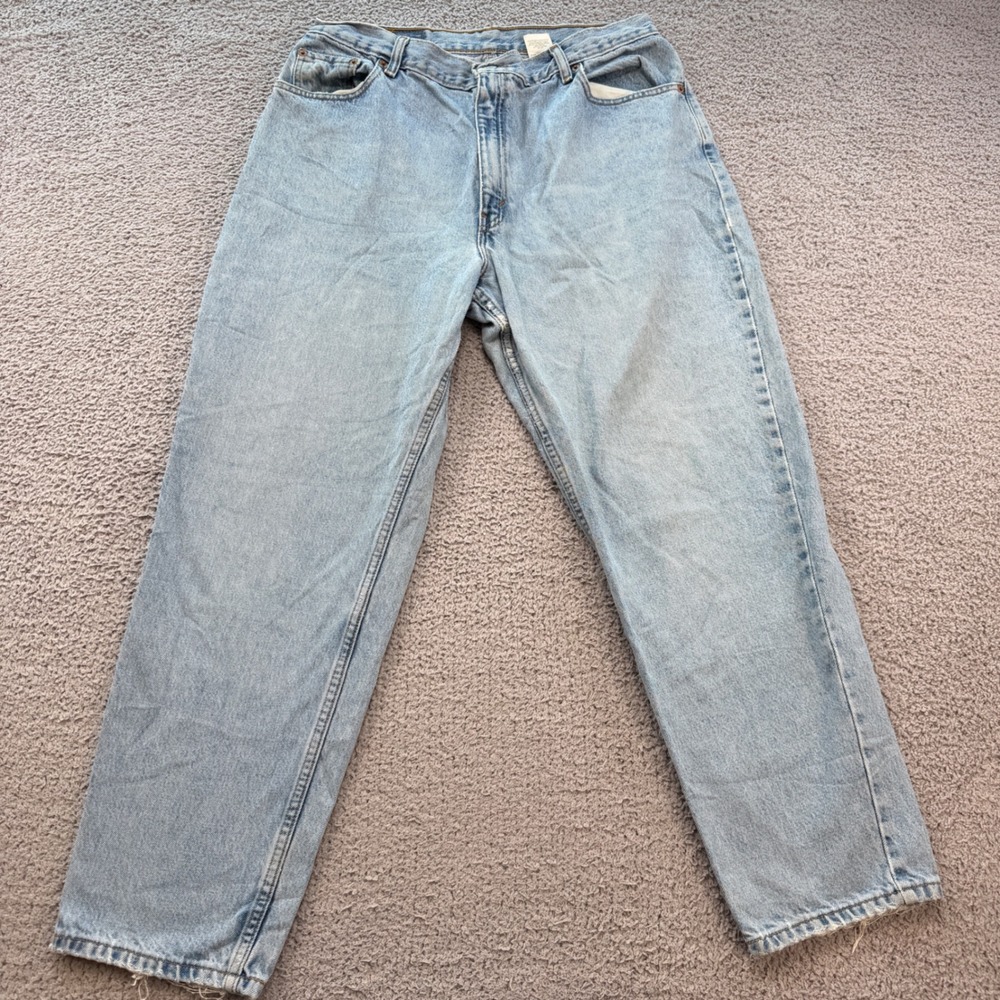 Vintage Levis 550 Relaxed Fit Tapered Leg Light Wash Jeans 16S 31W Womens Blue